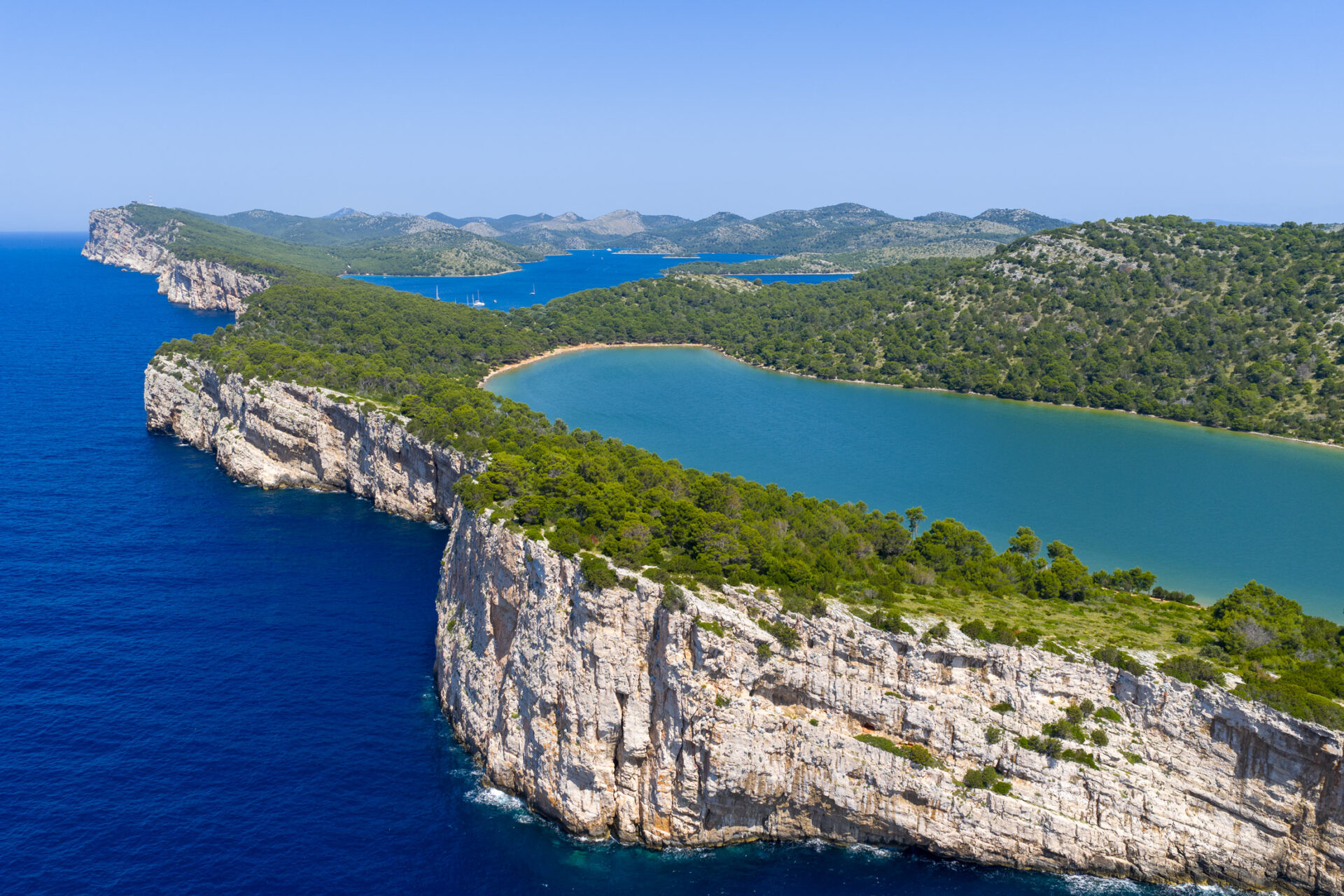 Gallery img - https://boattourzadar.sutra-cms.com/wp-content/uploads/2025/04/DJI_20250608112115_0003_D.jpg