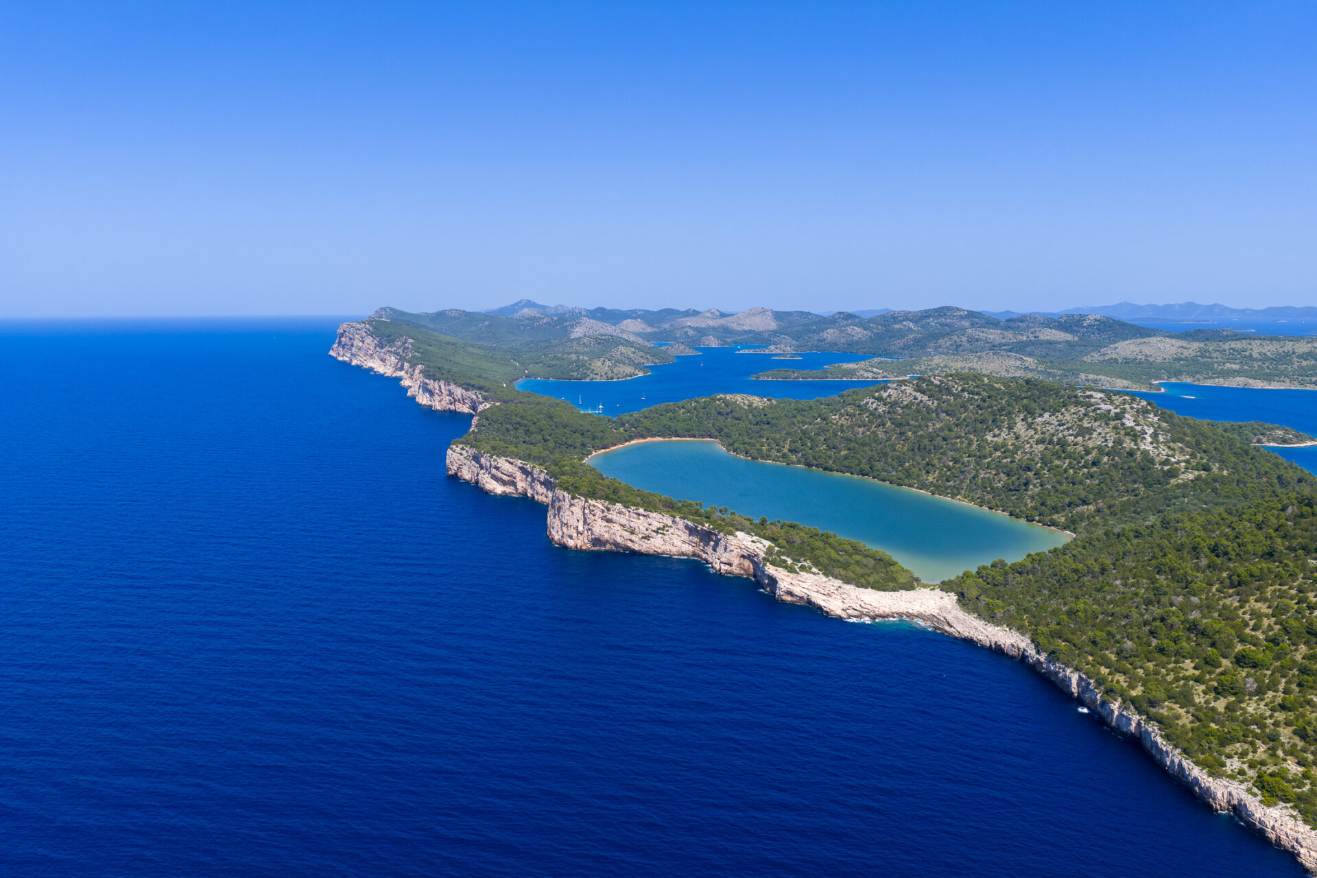 Gallery img - https://boattourzadar.sutra-cms.com/wp-content/uploads/2025/04/DJI_20250608112633_0021_D.jpg