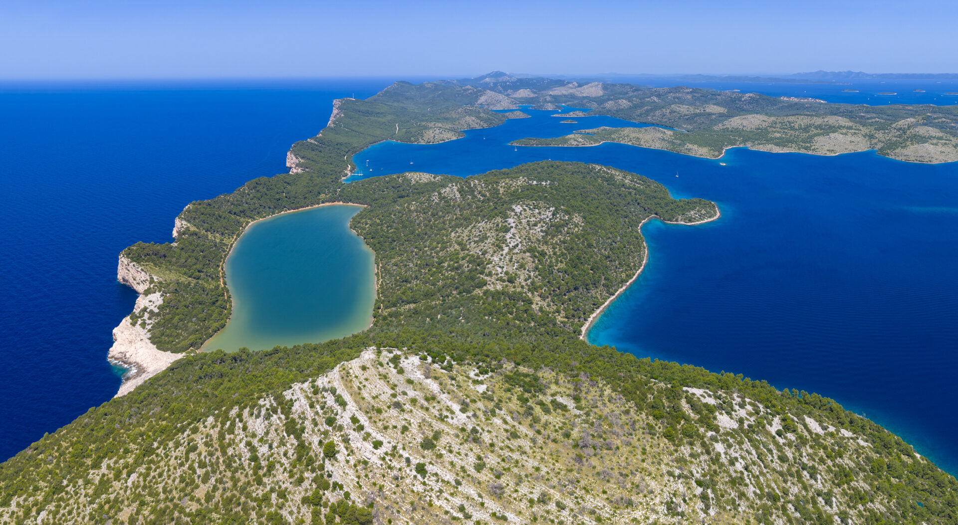 Gallery img - https://boattourzadar.sutra-cms.com/wp-content/uploads/2025/04/DJI_20250608112958_0034_D-Pano.jpg